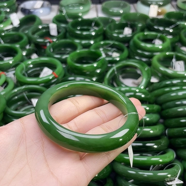 未镶嵌手镯和田玉（碧玉）