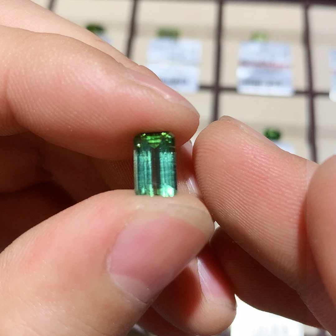 碧玺裸石未镶嵌裸石2.24克拉