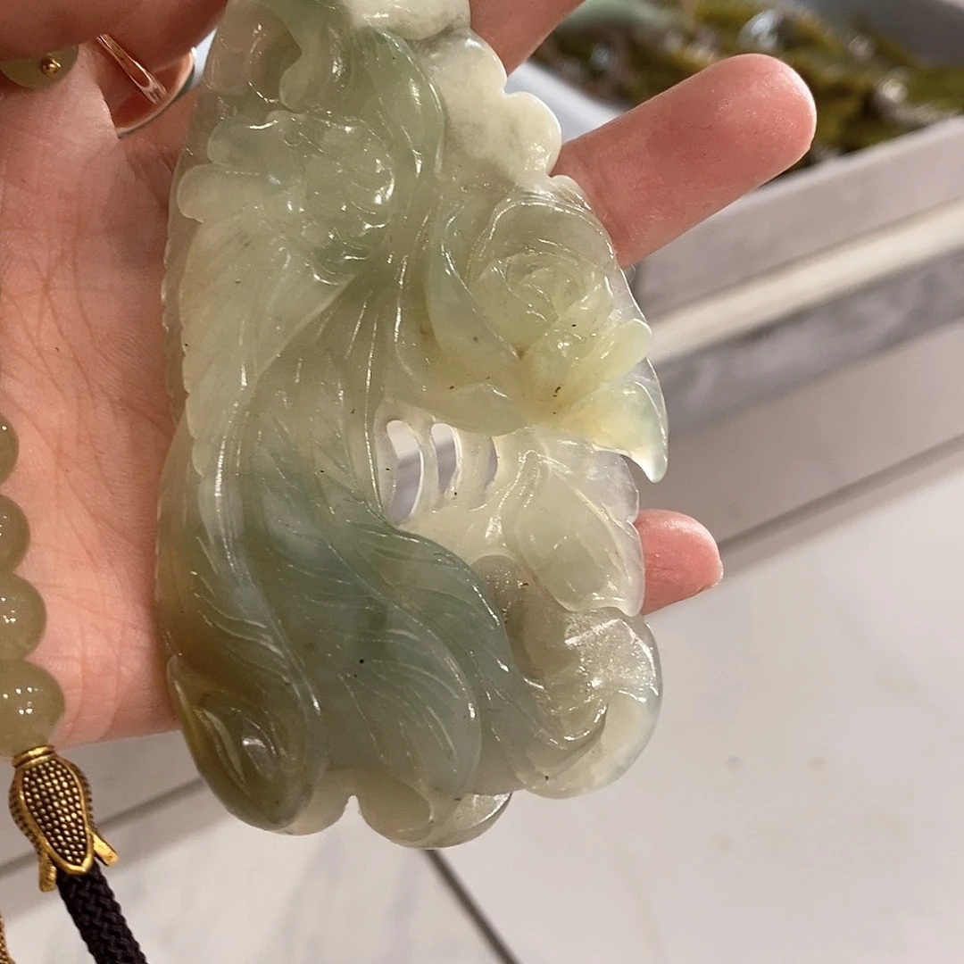 颈饰未镶嵌和田玉（糖玉）