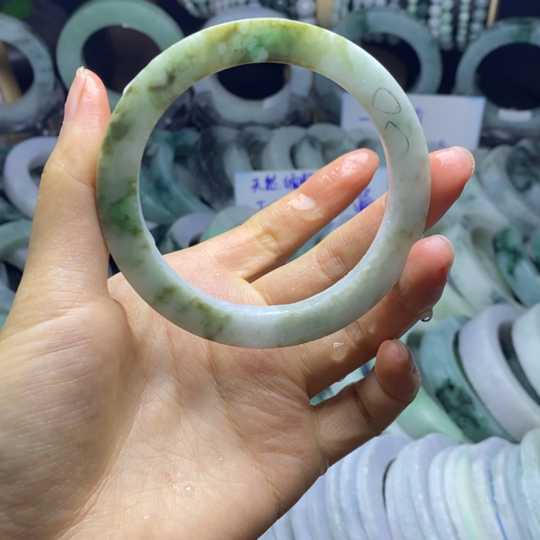 定制翡翠未镶嵌手镯