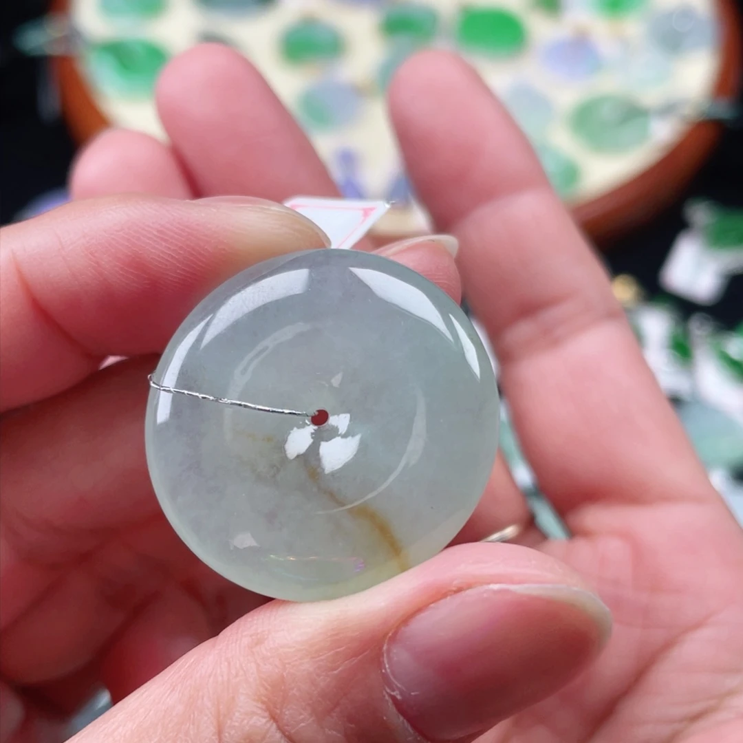 颈饰未镶嵌翡翠平安扣