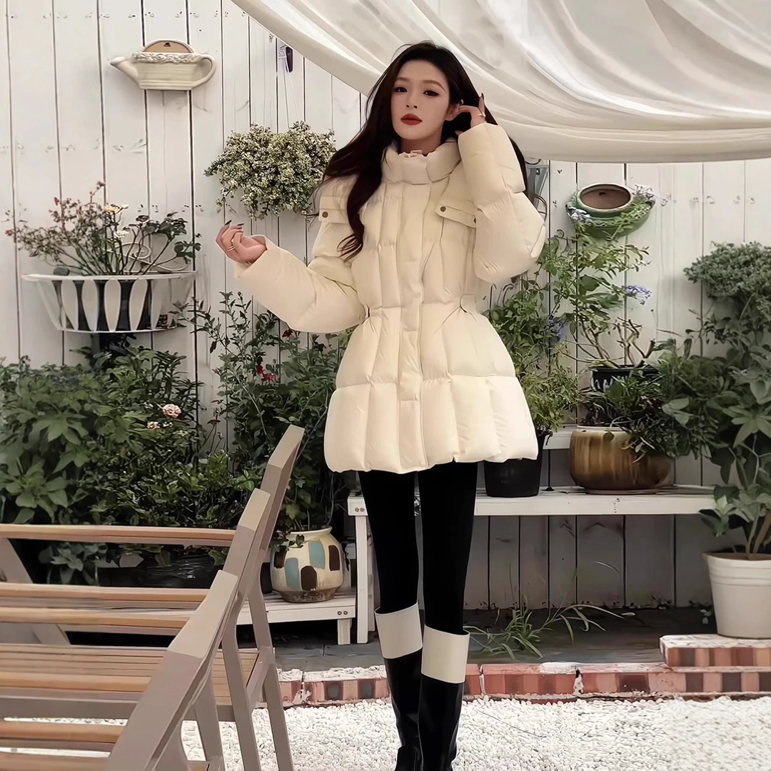 小蛮腰泡芙高级感在逃公主冬季修身收腰短款羽绒服女装显瘦外套潮