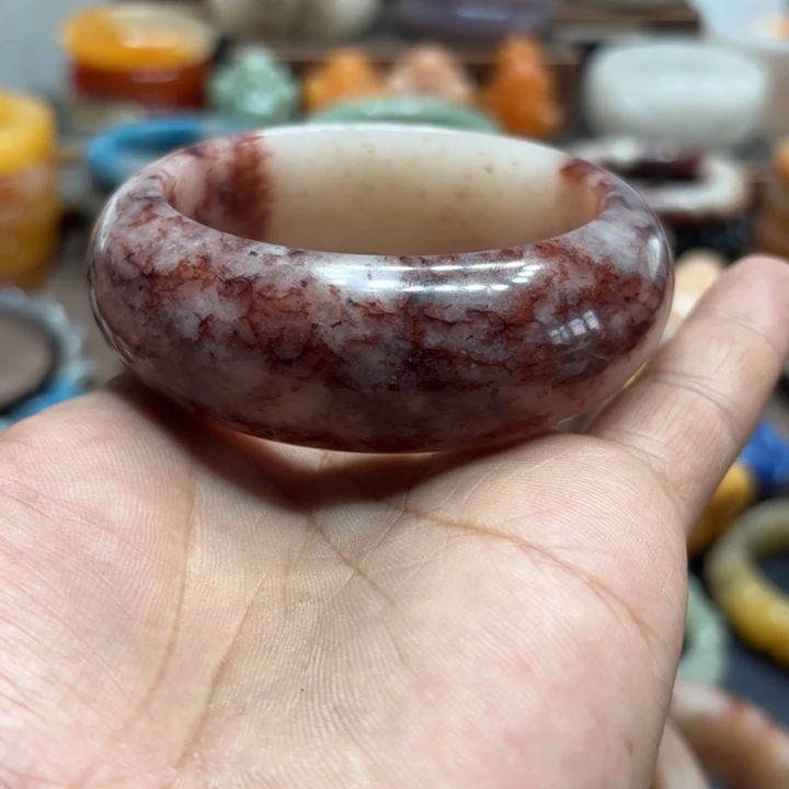 江***雨石英岩玉合金颈饰