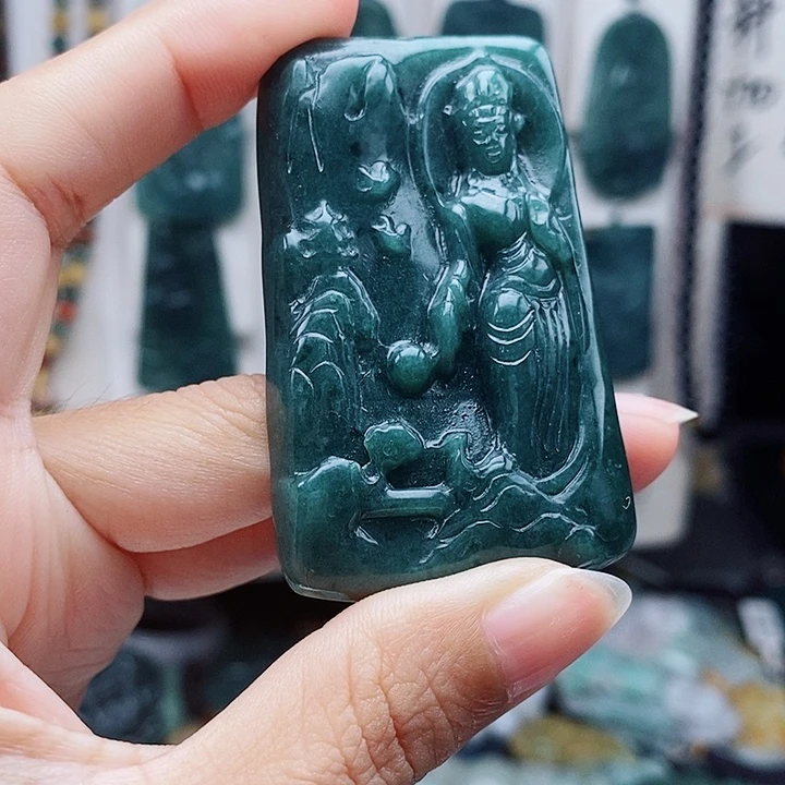 翡翠未镶嵌颈饰翡翠