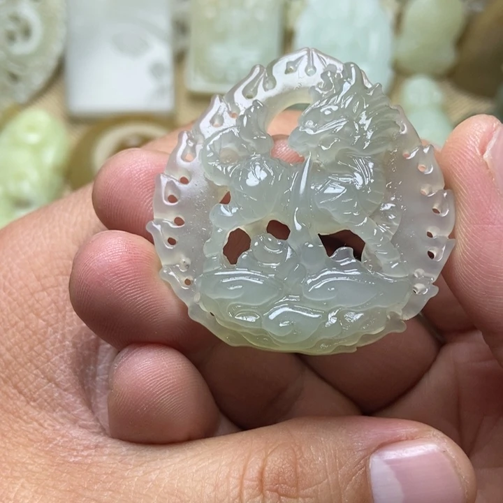 和田玉未镶嵌挂件