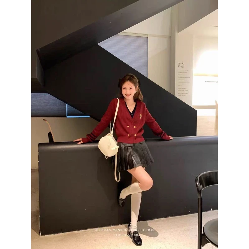 4292 【撞色学院风】v领长袖毛衣外套女装宽松假两件拼接针织开衫上