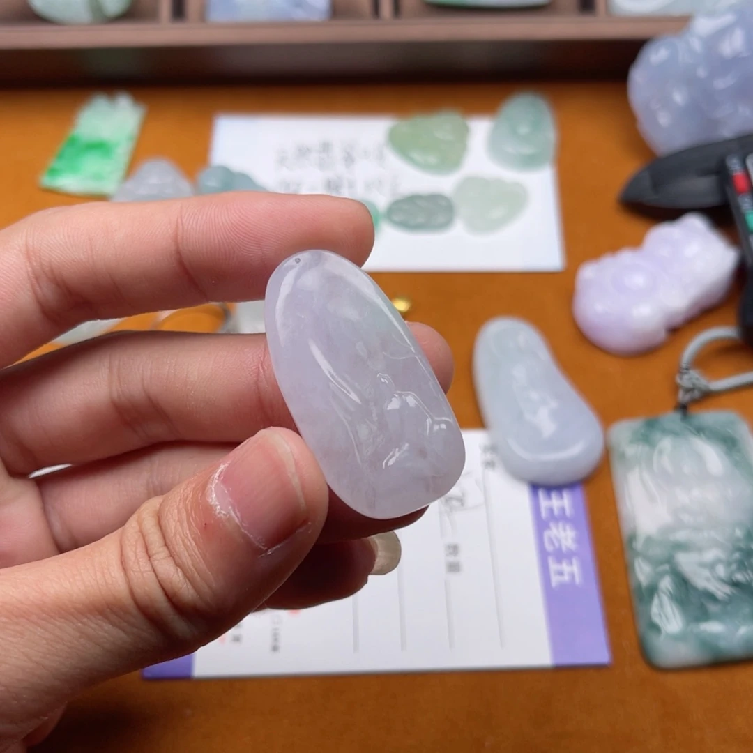 翡翠颈饰未镶嵌叶***唔到