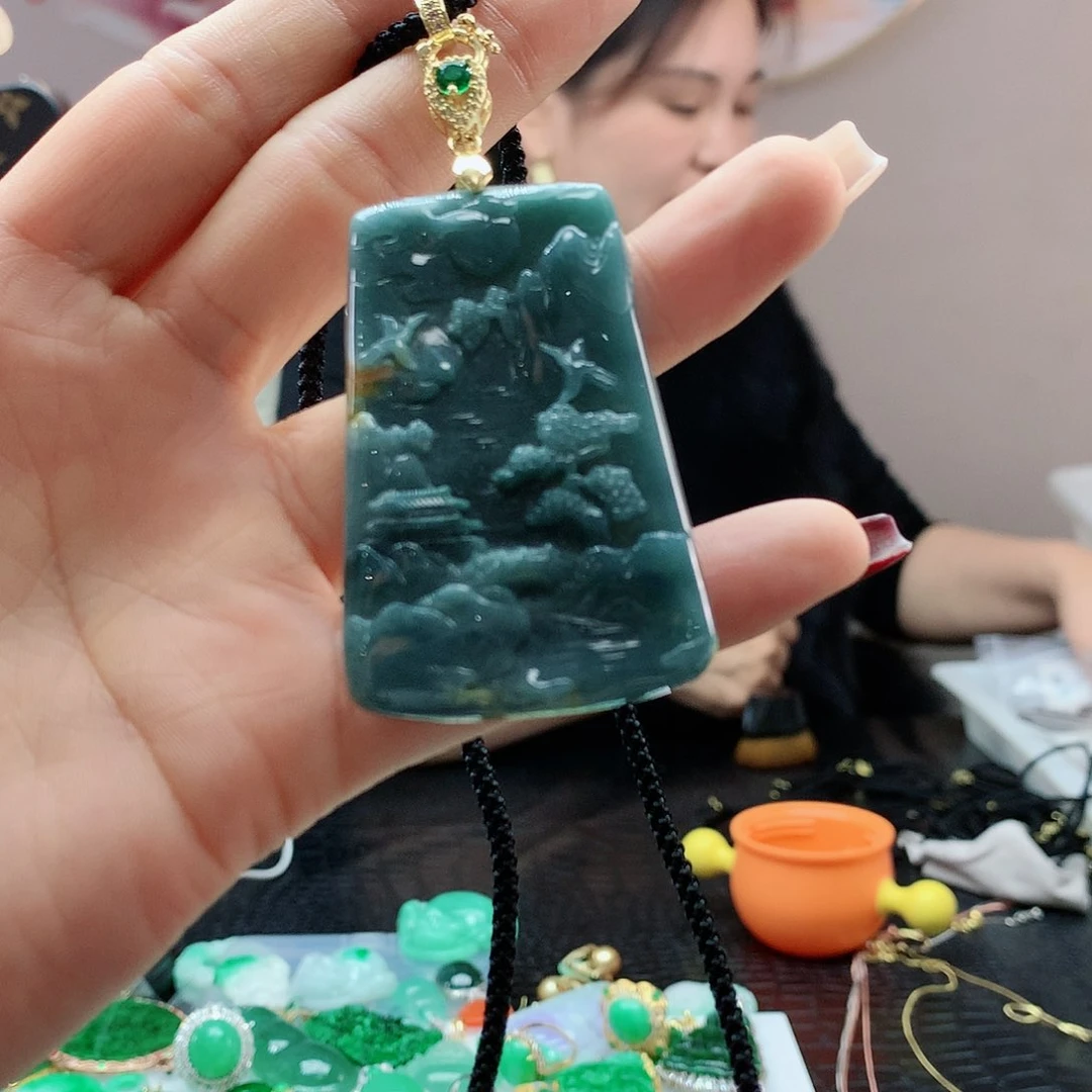 【闪购商品】翡翠吊坠(赠链)合金