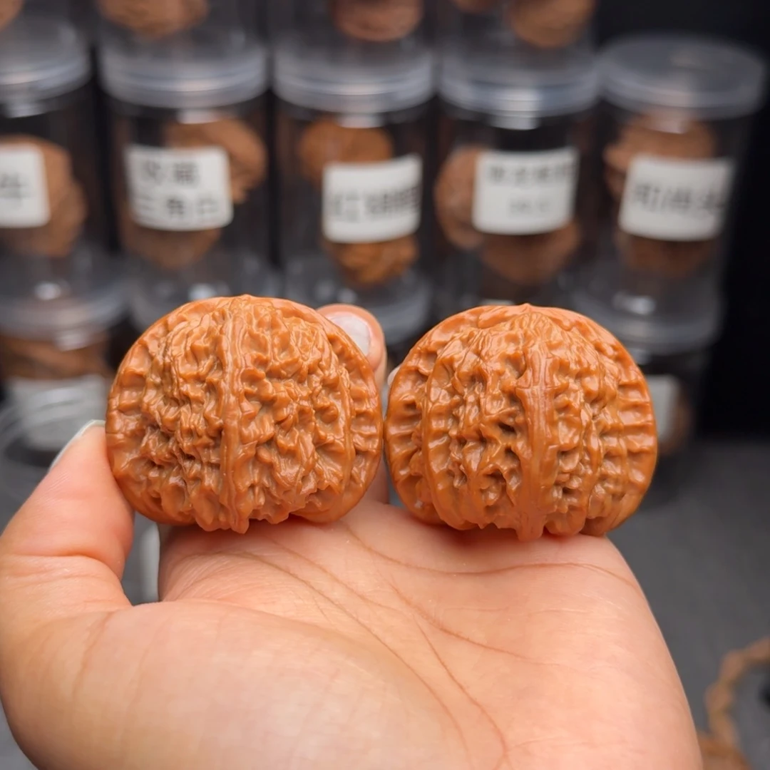 梵****文玩核桃把件球白