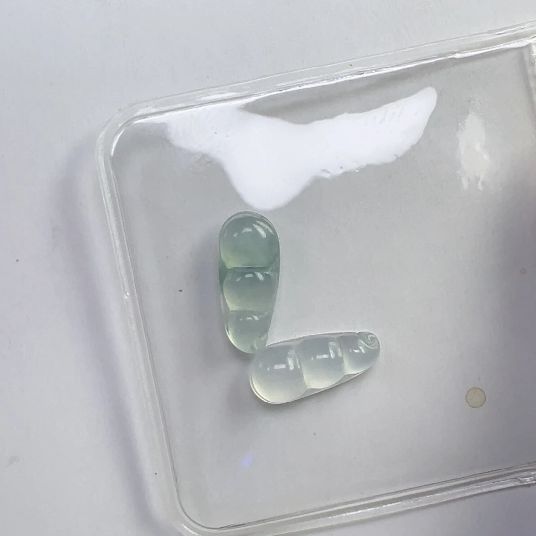 懿***眜翡翠散珠豆子两个