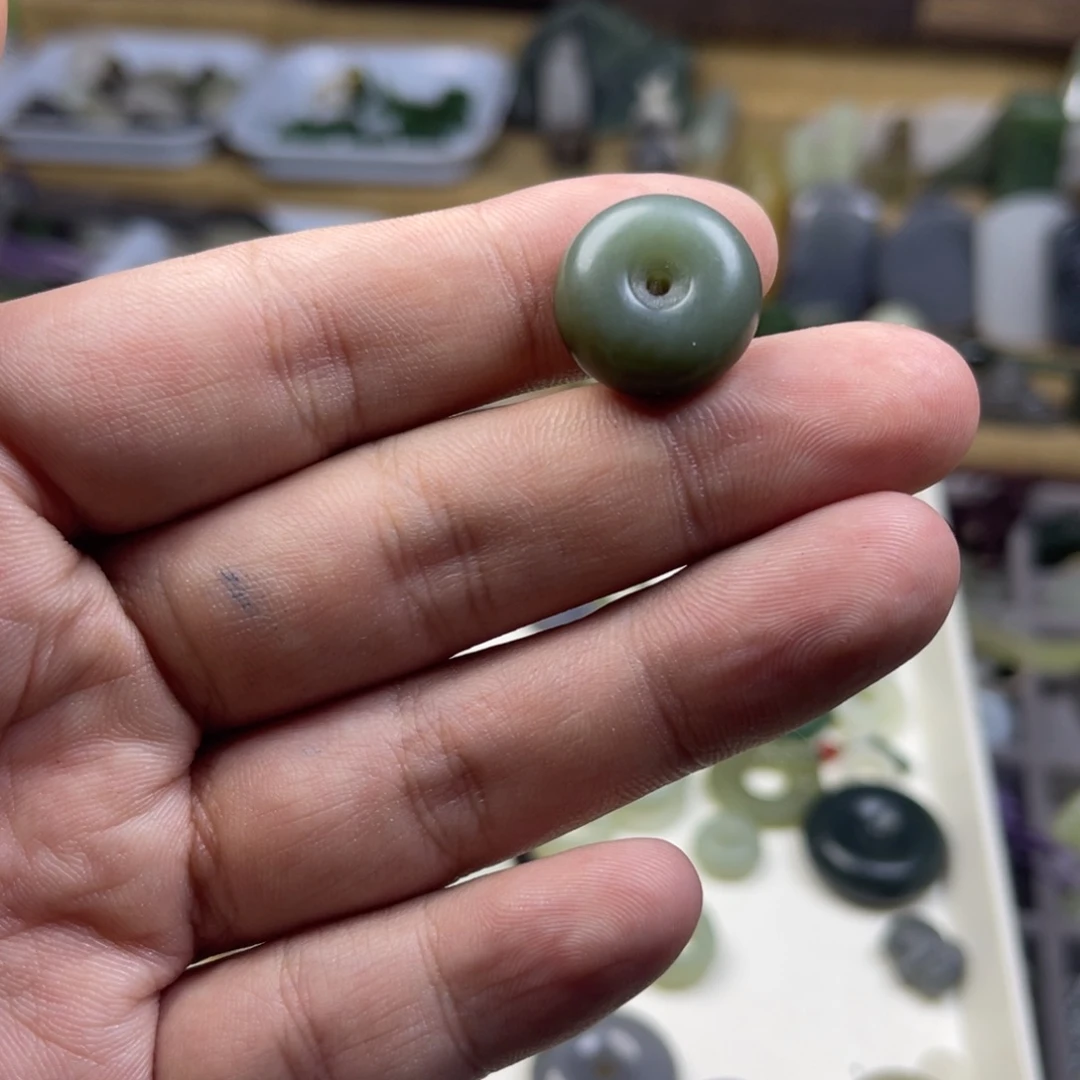 伽***列和田玉未镶嵌颈饰