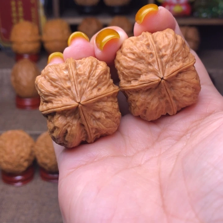 文玩核桃把件32号小饼干四楞34尺