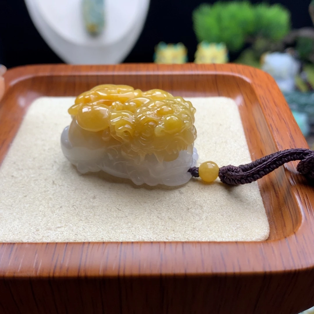 翡翠未镶嵌颈饰38