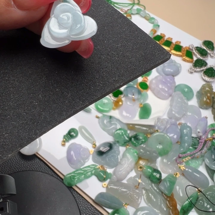 翡翠未镶嵌颈饰91