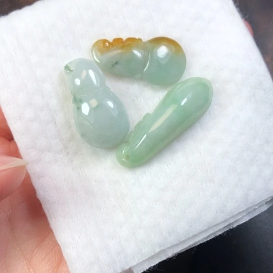 翡翠未镶嵌颈饰缅甸A货，每天下午1点半开播