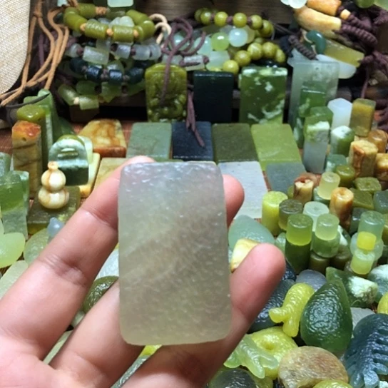 未镶嵌岫玉吊坠岫