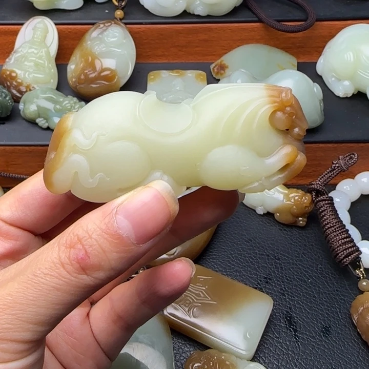 用***5定制和田玉新疆且末糖