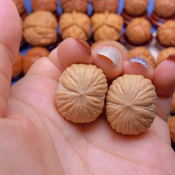 文玩核桃把件金丝南瓜