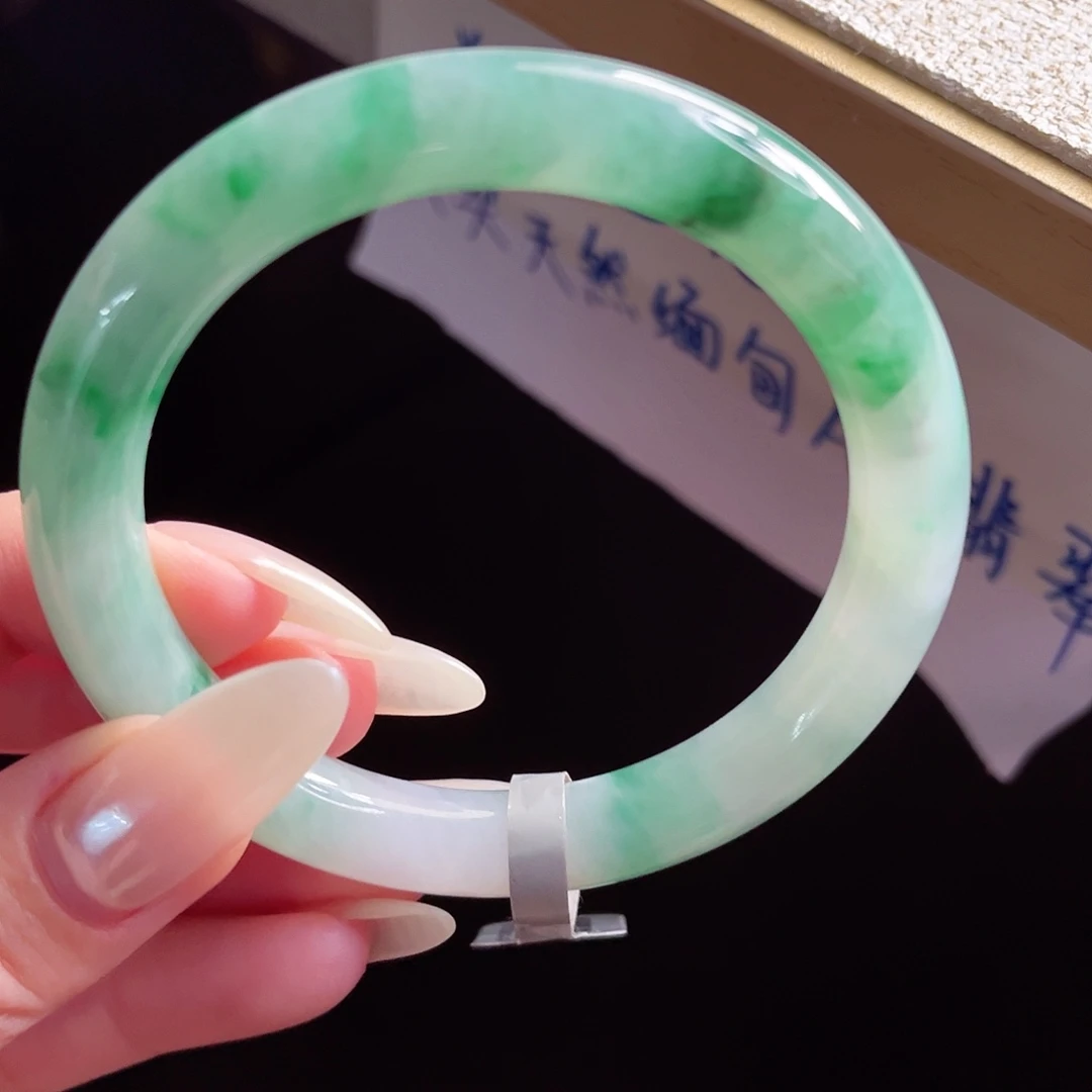 未镶嵌手镯翡翠手镯