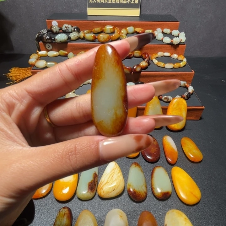 北***哥和田玉未镶嵌颈饰