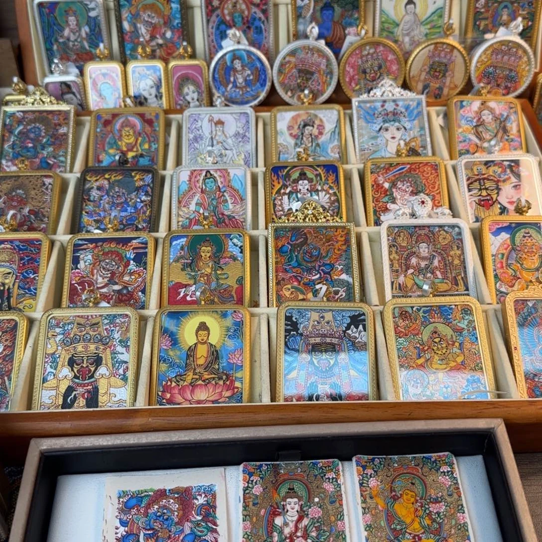 茹***嫣吊坠古祥手绘唐卡