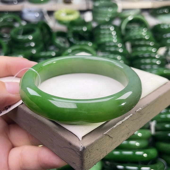 未镶嵌手镯和田玉（碧玉）