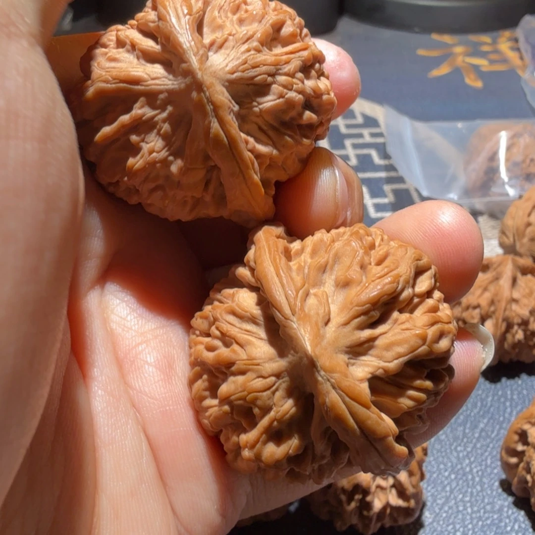 文玩核桃把件莲花