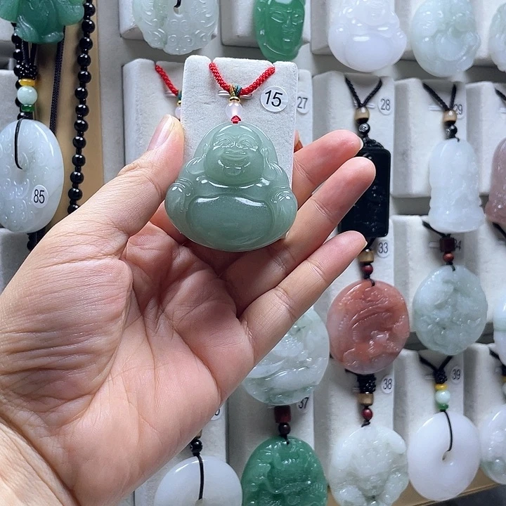 石英质玉未镶嵌颈饰