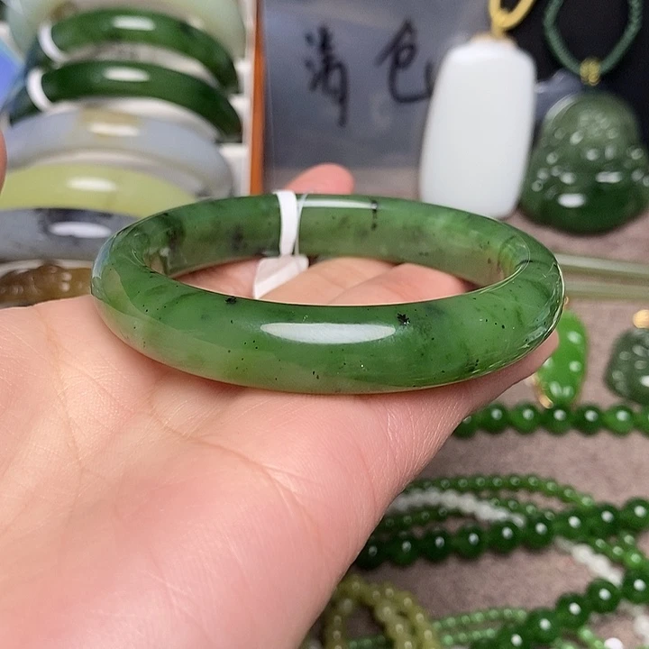 和田玉未镶嵌手镯56 57