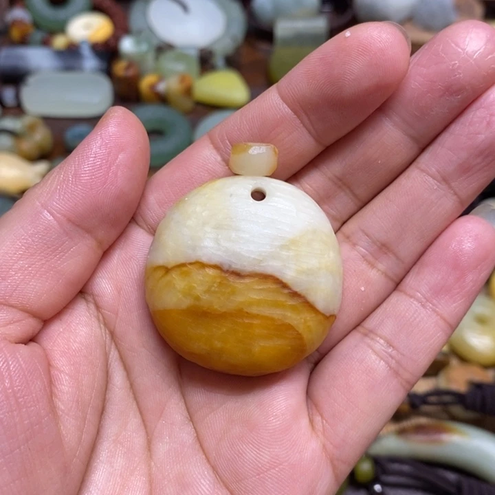 繁***星蛇纹石玉未镶嵌挂件