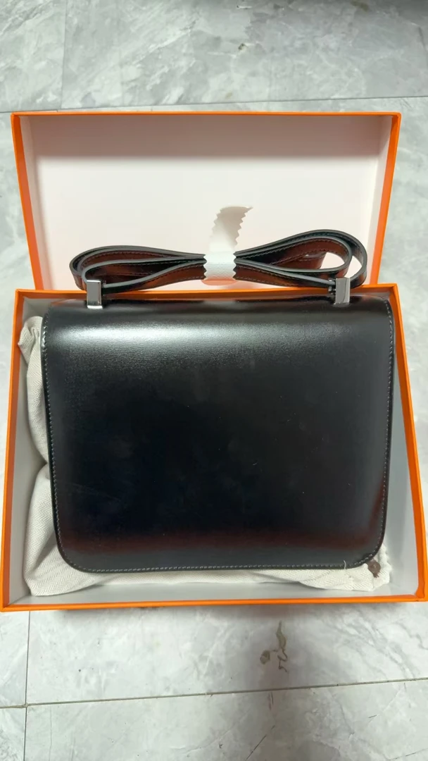 8302黑色【孤品微瑕】新款时尚轻奢百搭气质女包