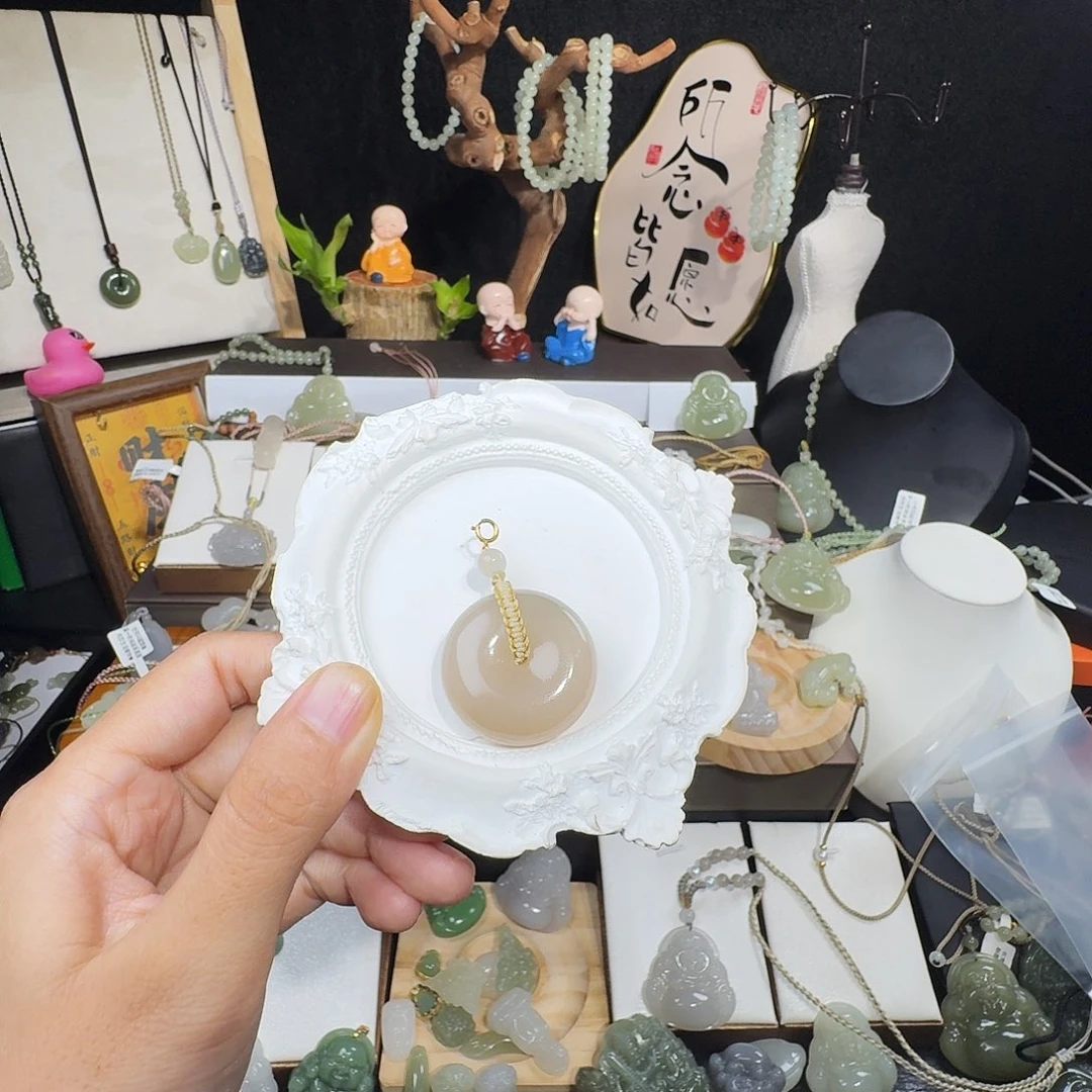 惜***颈饰未镶嵌和田玉