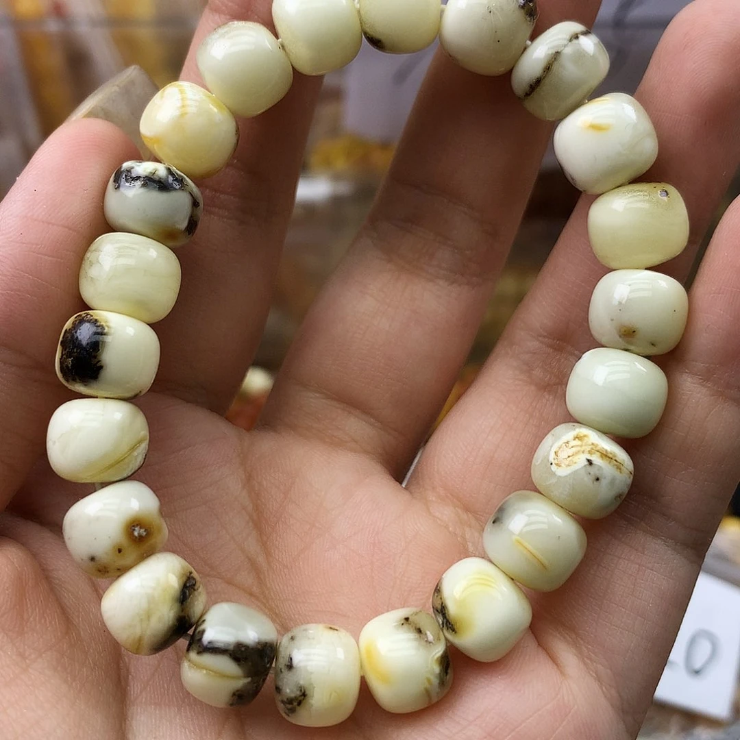 未镶嵌琥珀珠宝奇石