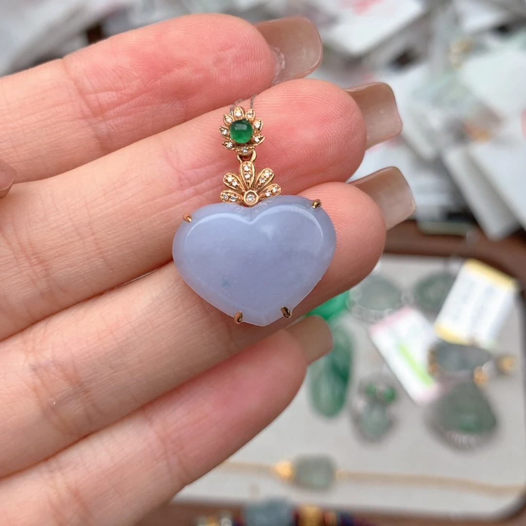 18K金镶嵌挂件翡翠