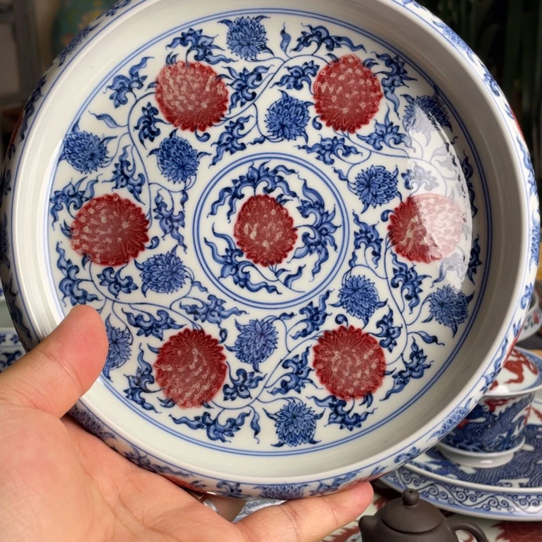 釉里红团菊壶承微瑕