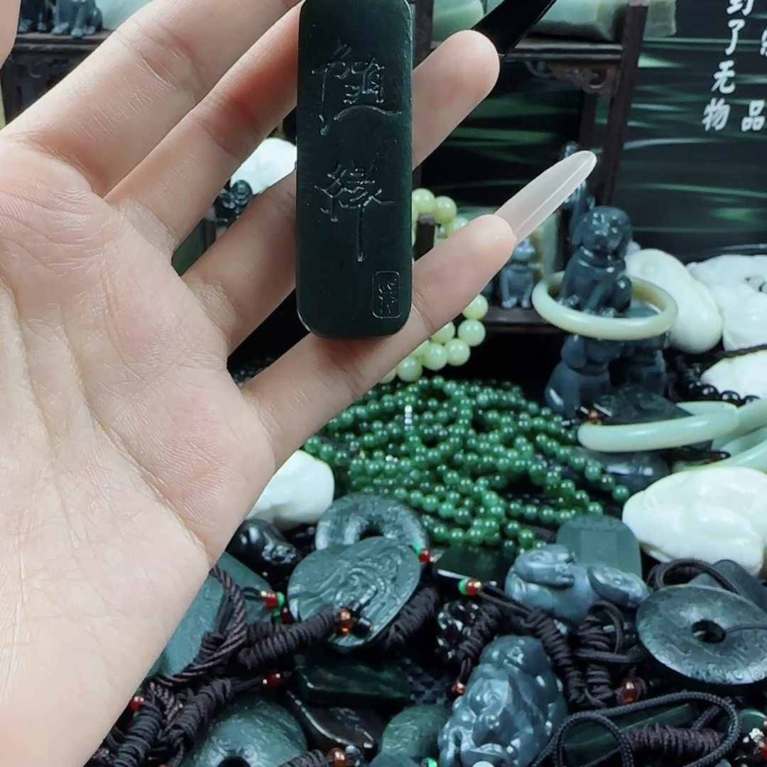颈饰未镶嵌和田玉