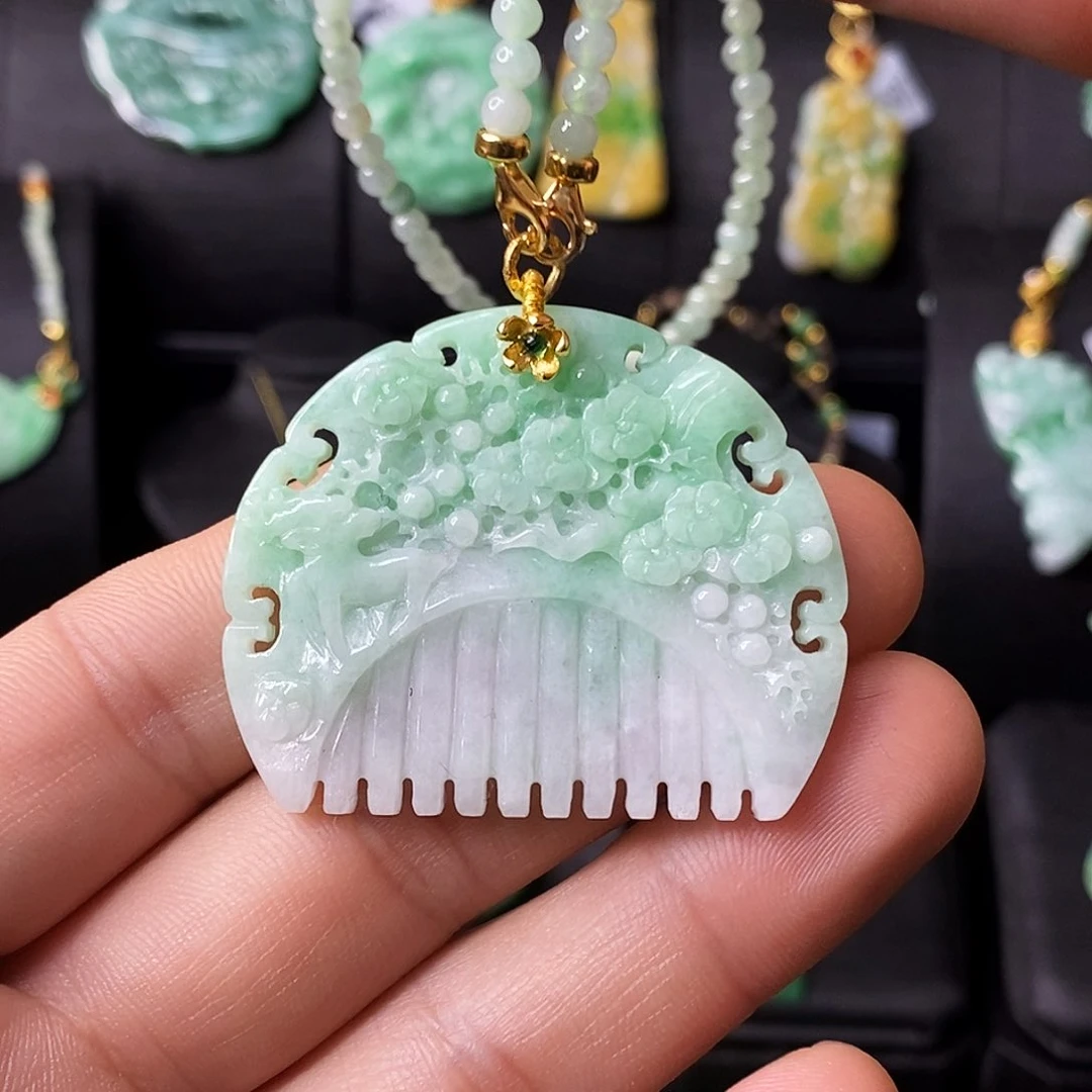 颈饰未镶嵌翡翠吊坠