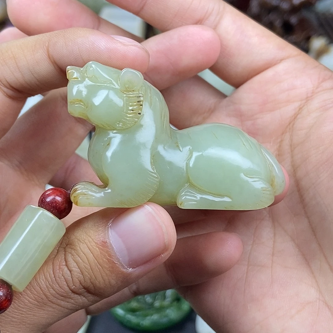 和田玉未镶嵌把件