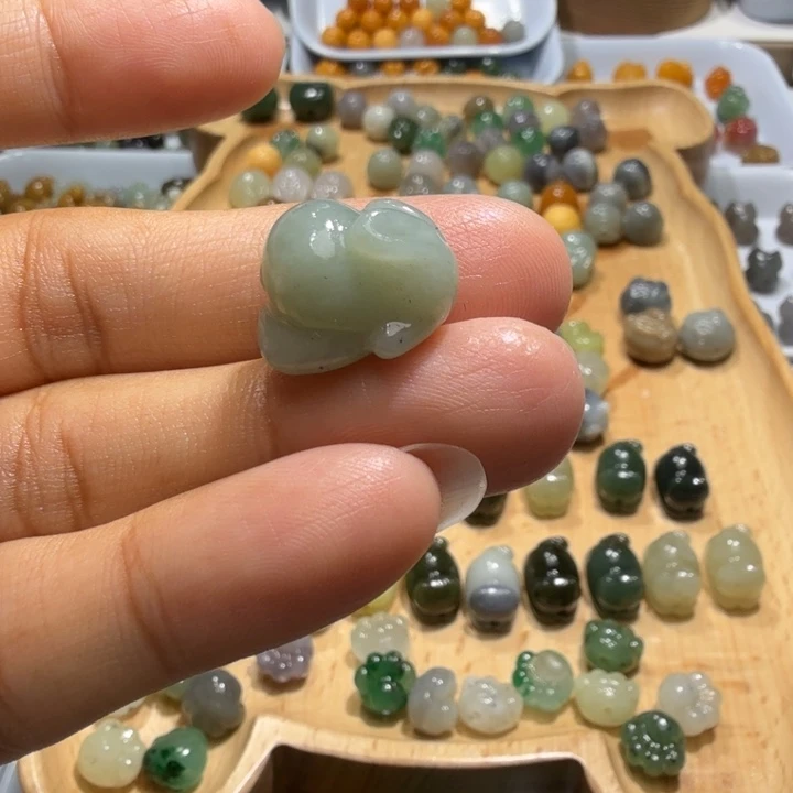 莉***未镶嵌和田玉珠宝半成品