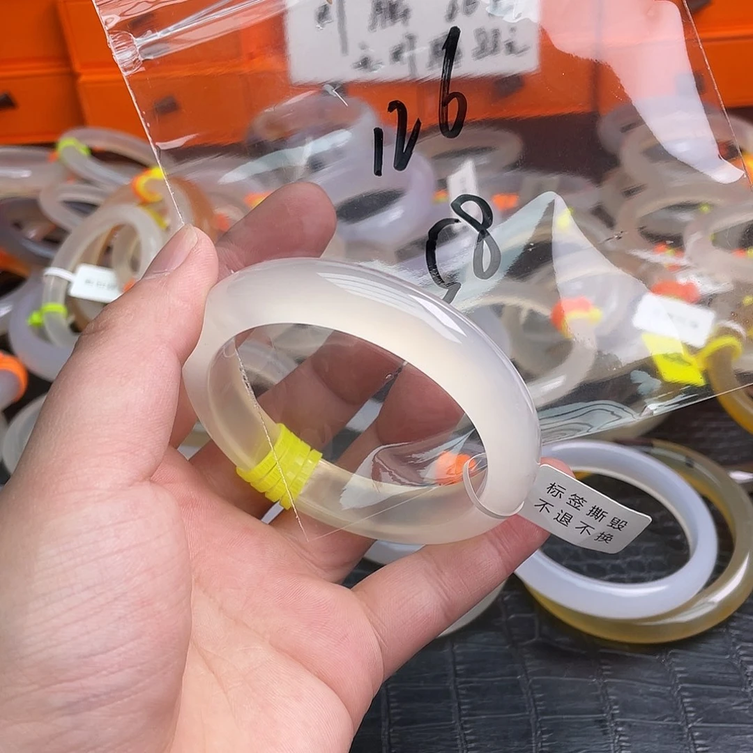 玛瑙/玉髓手镯未镶嵌126
