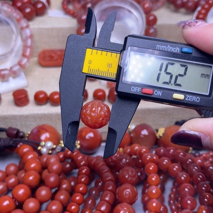 南红玛瑙未镶嵌颈饰金刚珠