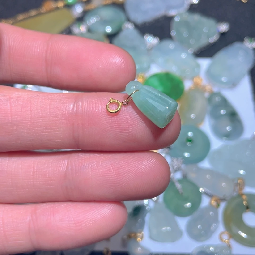 翡翠颈饰18K金镶嵌翡翠