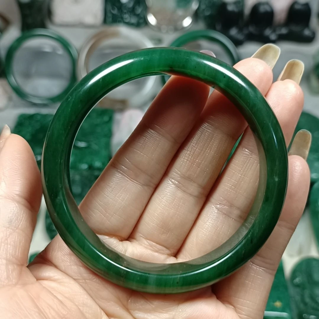 独山玉未镶嵌手镯58