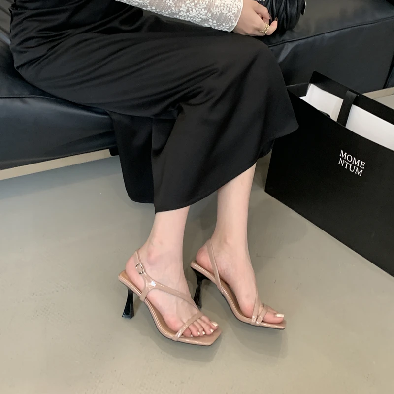 温柔裸粉色一字带细跟凉鞋女2025夏新款网红名媛风方头露趾高跟鞋