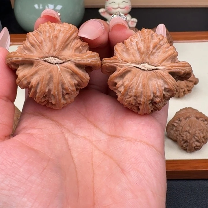 把件文玩核桃R*W全品44白狮子