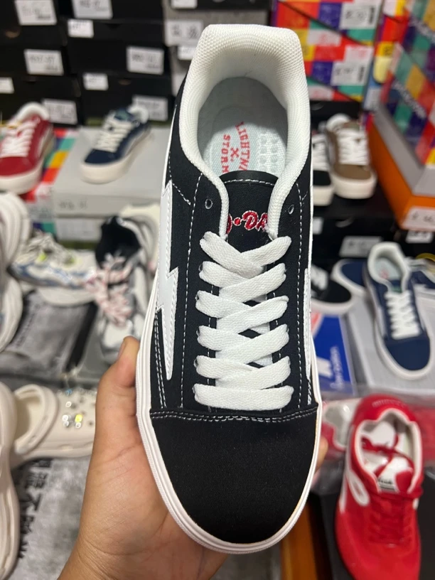 直播间断码过款男女情侣同款板鞋运动鞋