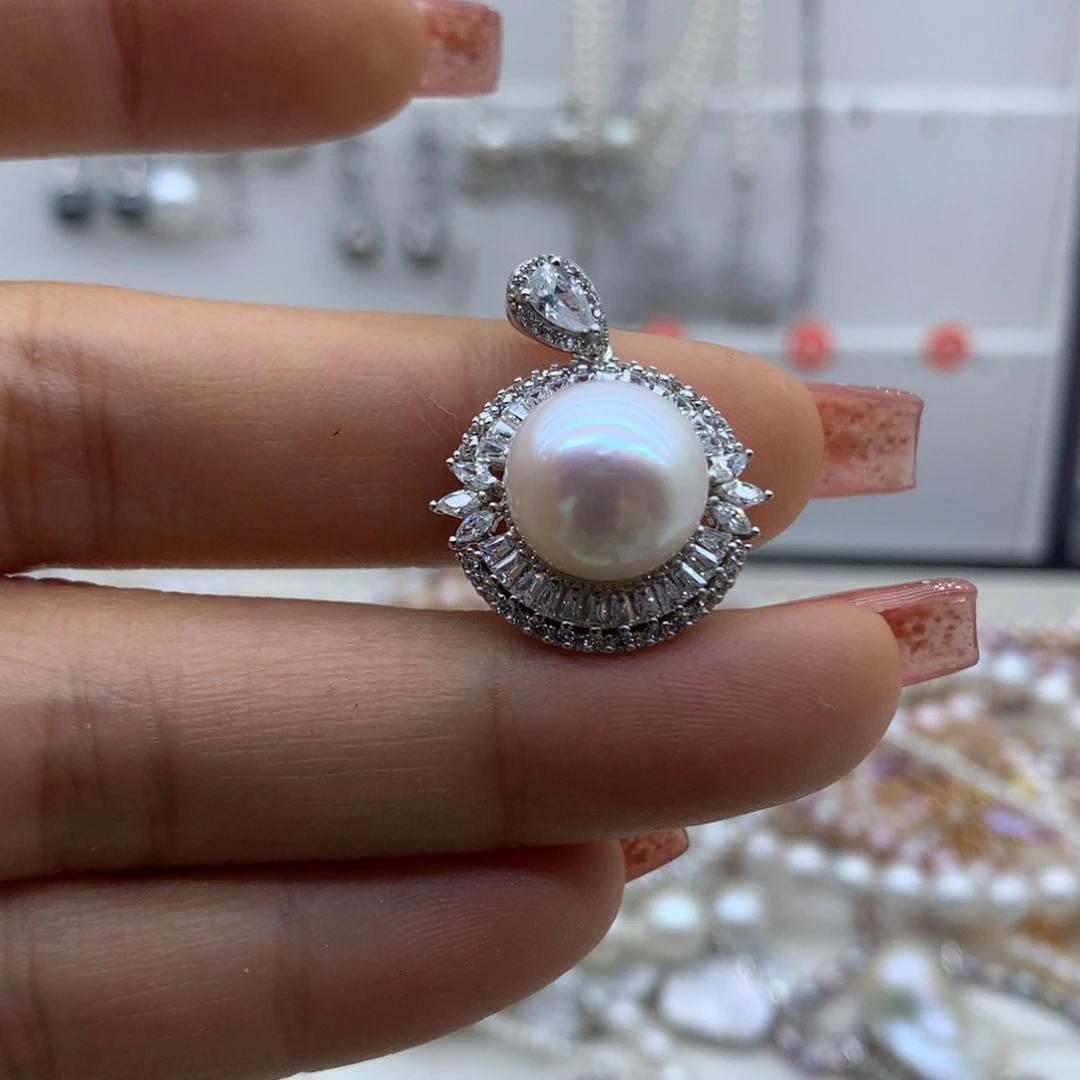 淡水珍珠颈饰银S925镶嵌九****?