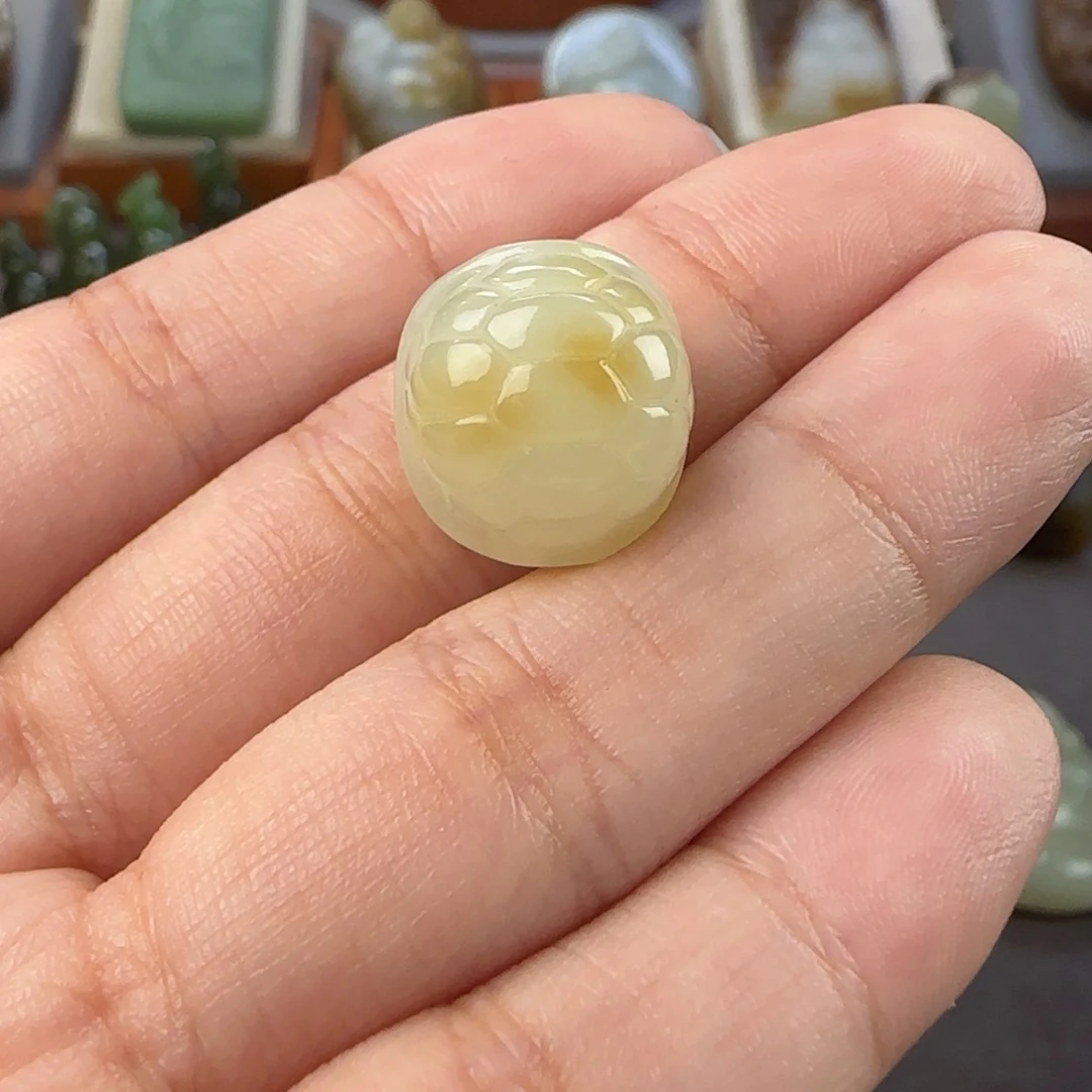 定制和田玉未镶嵌和田玉