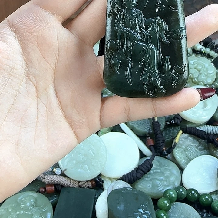 颈饰未镶嵌和田玉