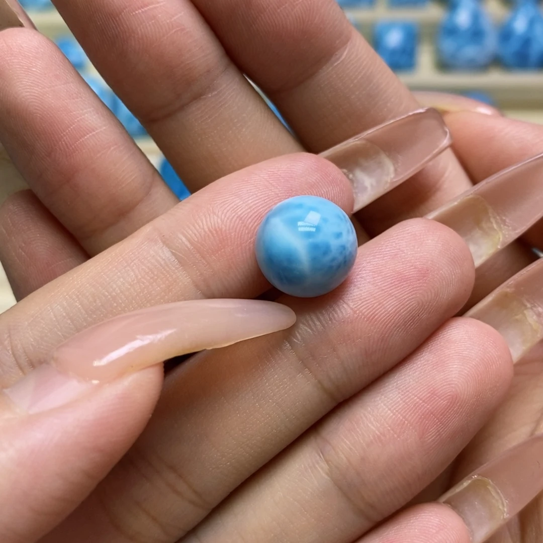 玩***登针钠钙石（海纹石）未镶嵌颈饰